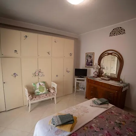 بيت ضيافة Duchessa Katia 3*